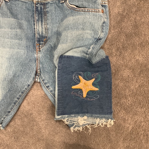 Levis Patchwork Bootcut Jorts - Picture 4 of 7